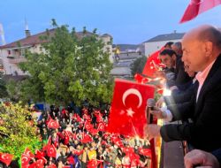Altınova'da coşkulu kutlama